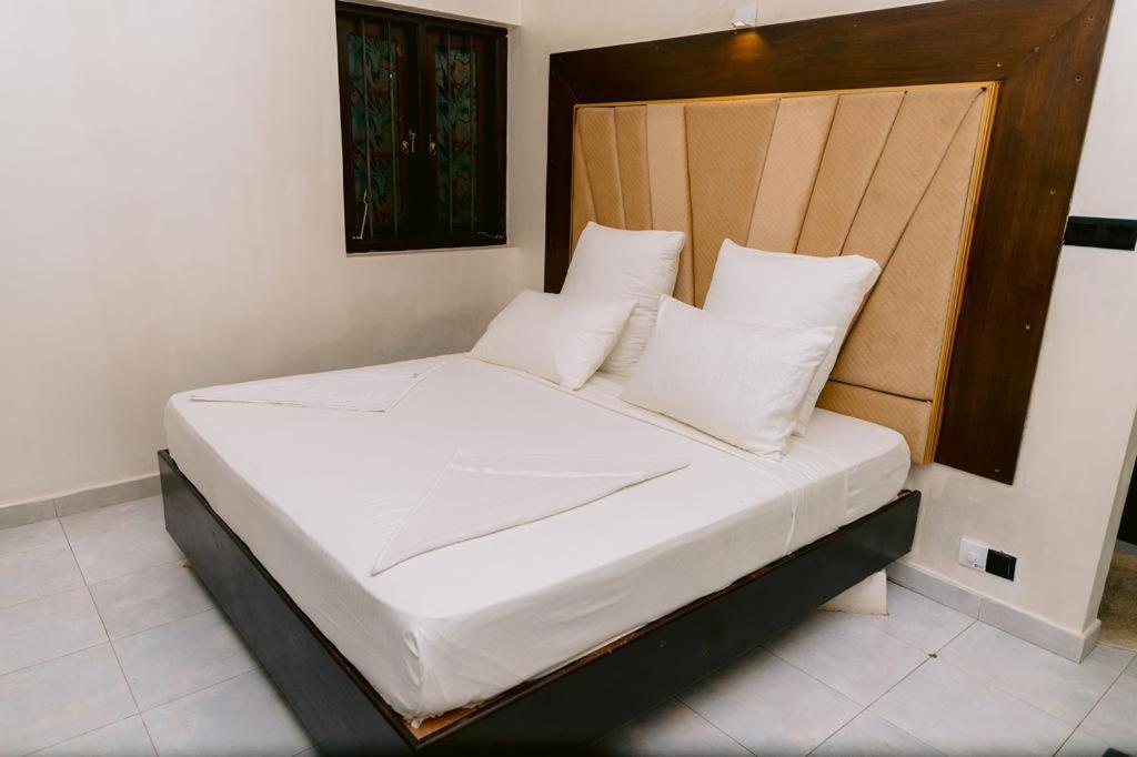 Romantic Garden Hotel Negombo Esterno foto