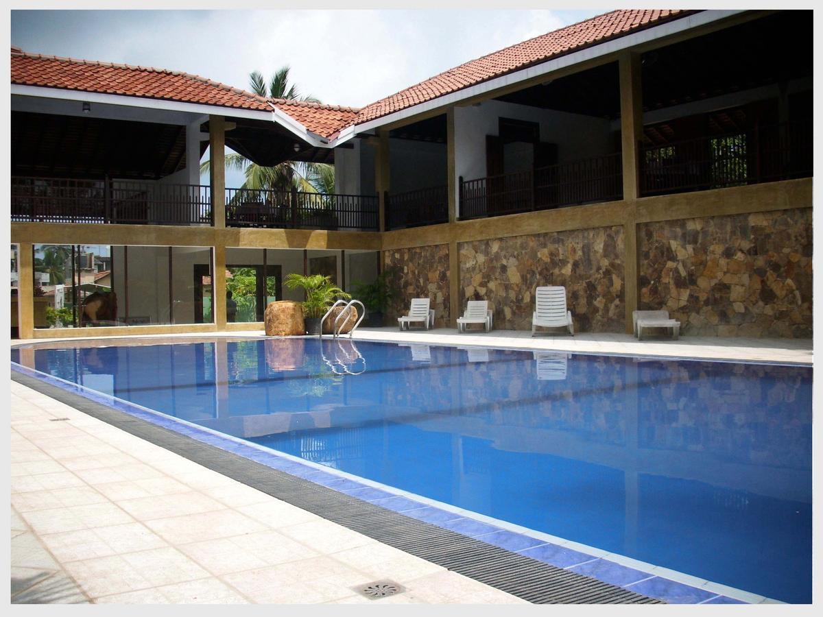 Romantic Garden Hotel Negombo Esterno foto