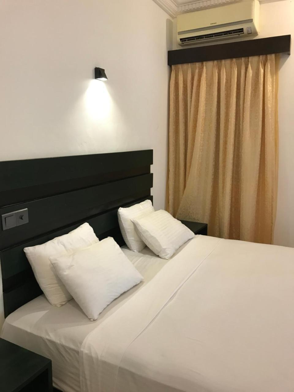Romantic Garden Hotel Negombo Esterno foto