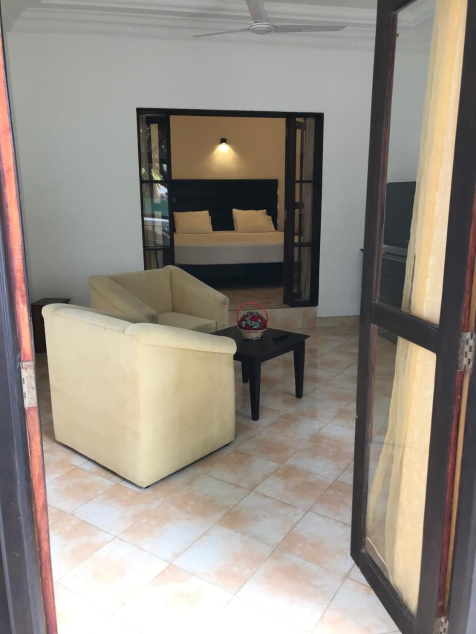 Romantic Garden Hotel Negombo Esterno foto